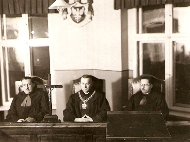 Tadeusz Pietrykowski, sędzia na sali rozpraw.