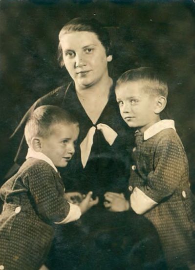 Mieczysław Polakowska żona Władysława Polakowskiego z synami