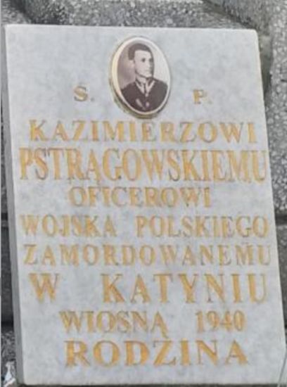 Płyta symboliczna Kazimierza Pstrągowskiego na grobowcu rodzinnym 