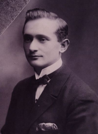 Kazimierz Purolczak w ubraniu cywilnym