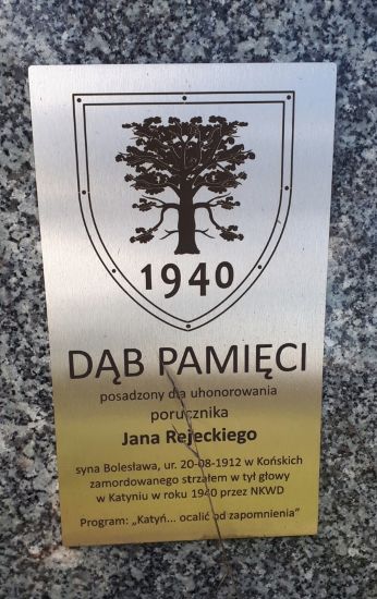 Tablica pamięci Jana Rejeckiego na poznańskiej Ławicy.