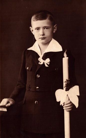 Witold Rozmarynowicz, w dniu I Komunii Świętej.