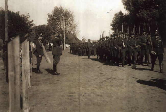 Defilada baonu KOP Dederkały 1937 rok