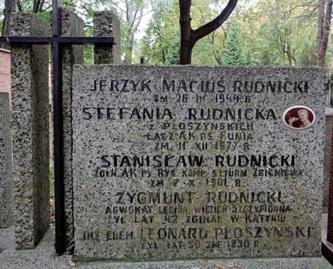 Symboliczny gr&oacute;b Zygmunta Rudnickiego