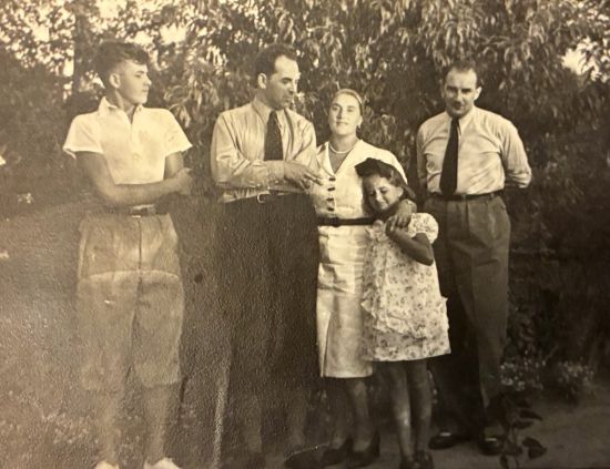 Rodzina  Rutyńśkich przed wojną - lato 1939.