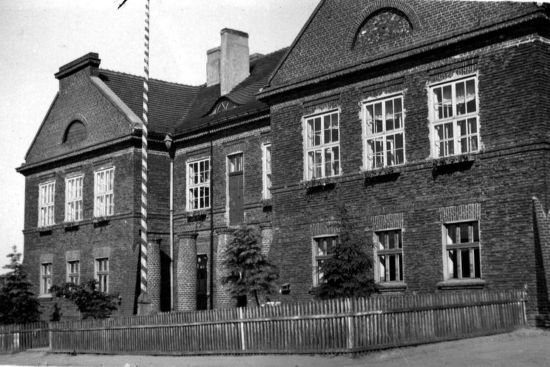 Szkoła w Gosławicach Stefana Rybarczyka.