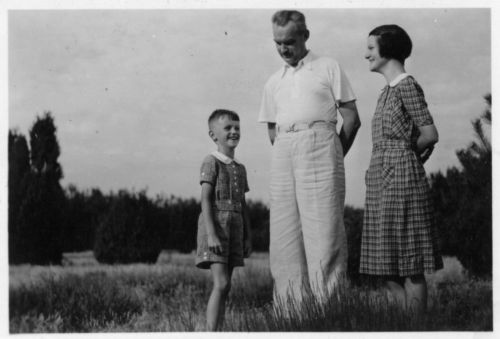 Kazimierz Ściesiński z żoną Rafaelą i synem Jackiem