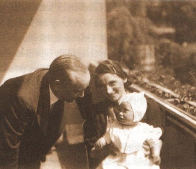 Alfons Stube z żoną i c&oacute;rką, lato 1939 