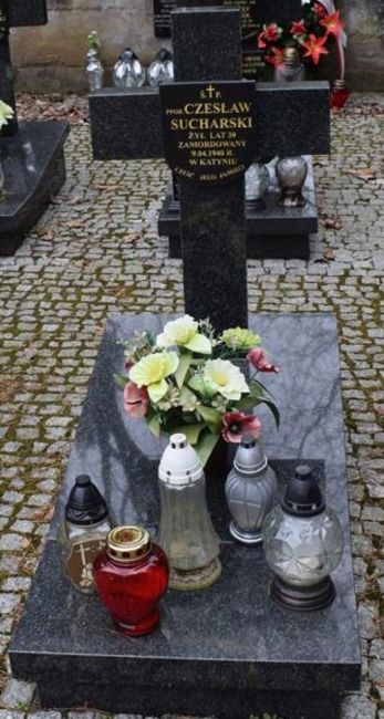 Czesław Sucharski, gr&oacute;b symboliczny na cmentarzu parafialnym w Izbiszczach.