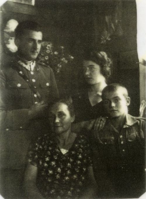 Roman Szczepaniuk z rodzeństwem.