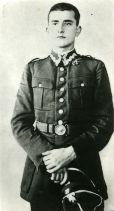 Roman Szczepaniuk w mundurze oficerskim.