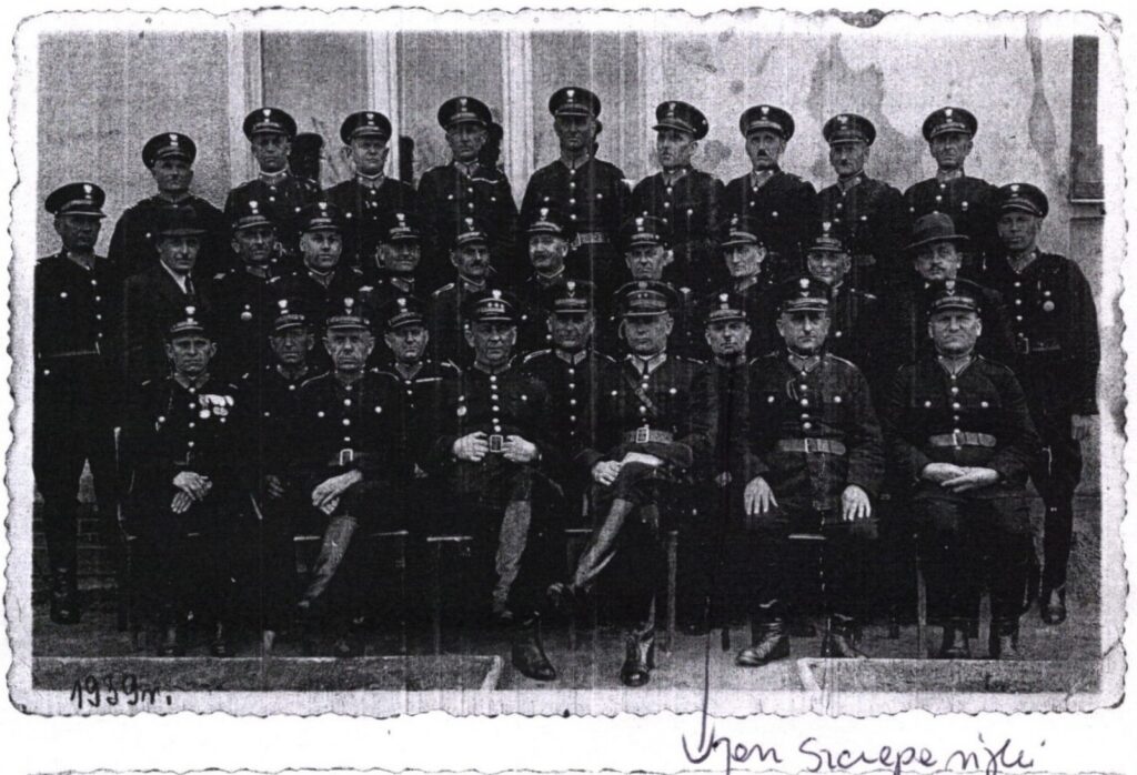 Jan Szczepański - fotografia zbiorowa policjant&oacute;w.