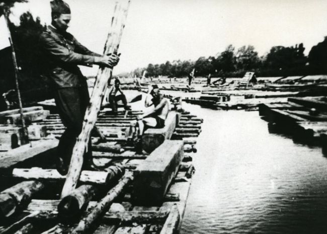 Zygmunt Szmigielski w mundurze na barce