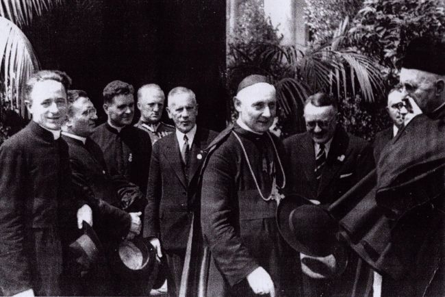Bronisław Tetzlaff wśr&oacute;d biskup&oacute;w Poznań 1937 rok