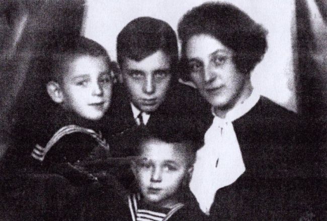 Janina Tetzlaff, żona Bronisława Tetzlaff z synami