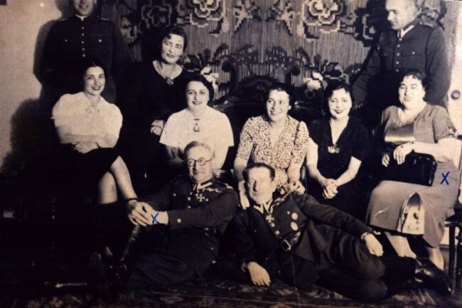 Stefan Kopczyński z żoną Joanną na spotkaniu ze znajomymi