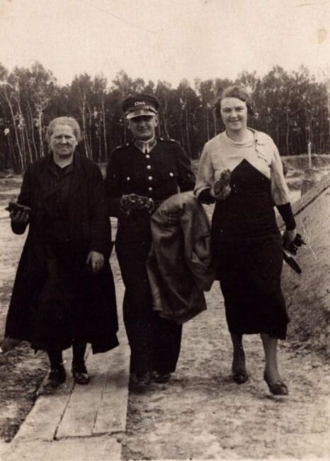 Jan Edward Urbański z żoną Zofią i matką