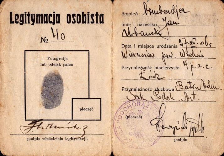 Legitymacja osobista Jana Urbańskiego bombardiera.