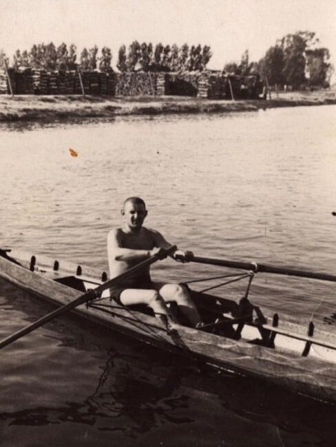 Jan Urbański w kajaku.