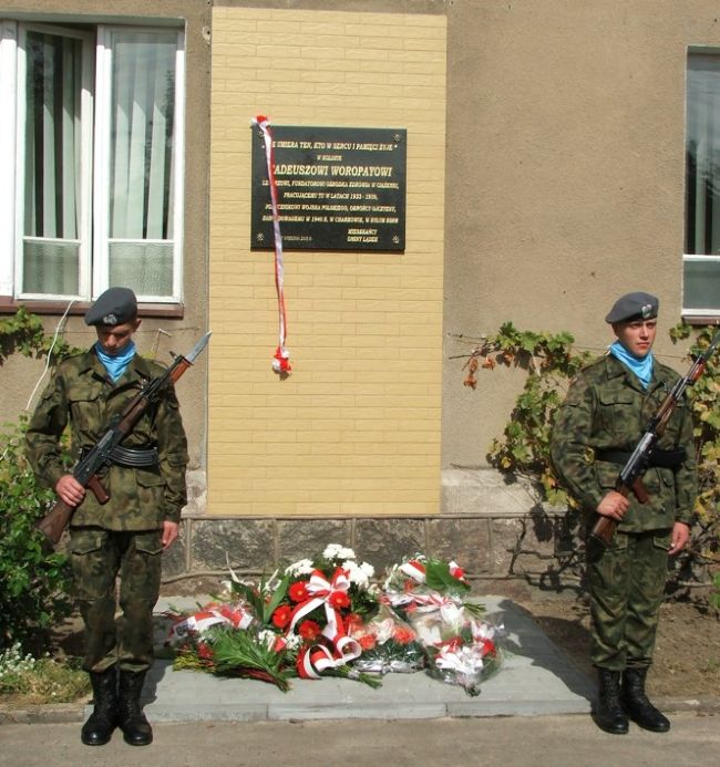 Tablica pamięci Tadeusza Woropaj, ośrodek zdrowia