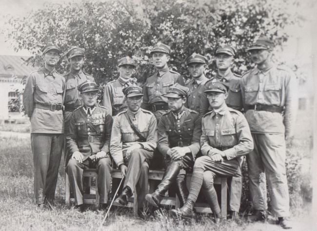 Czesław J&oacute;zef Golędzinowski, pierwszy z prawej strony, Wilno 1936 rok